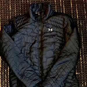 Under ARMOUR Women’s Medium Black insulated jacket